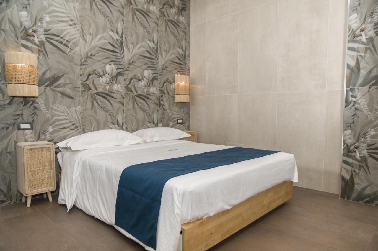 Suite 18 Luxury Apartments Bari Exterior photo